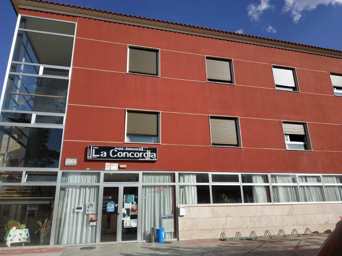 Hostal Restaurante La Concordia Hotel Fuentes Claras Exterior photo